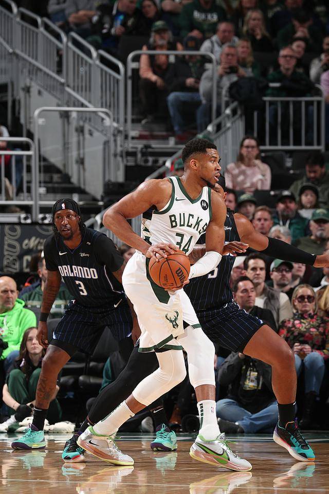 字母哥关键节点爆冷，DWG带队取胜！